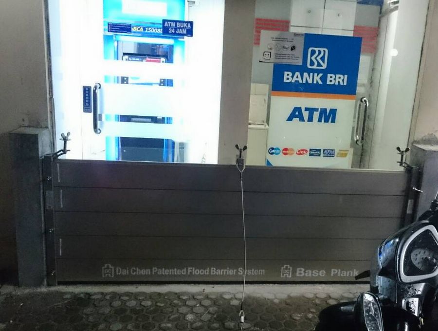 印尼醫院左側ATM